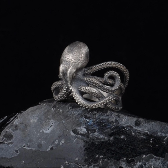 Small Octopus Ring, Sterling Silver Biker Ring, Animal Gothic Ring Size 4 - Picture 2 of 6